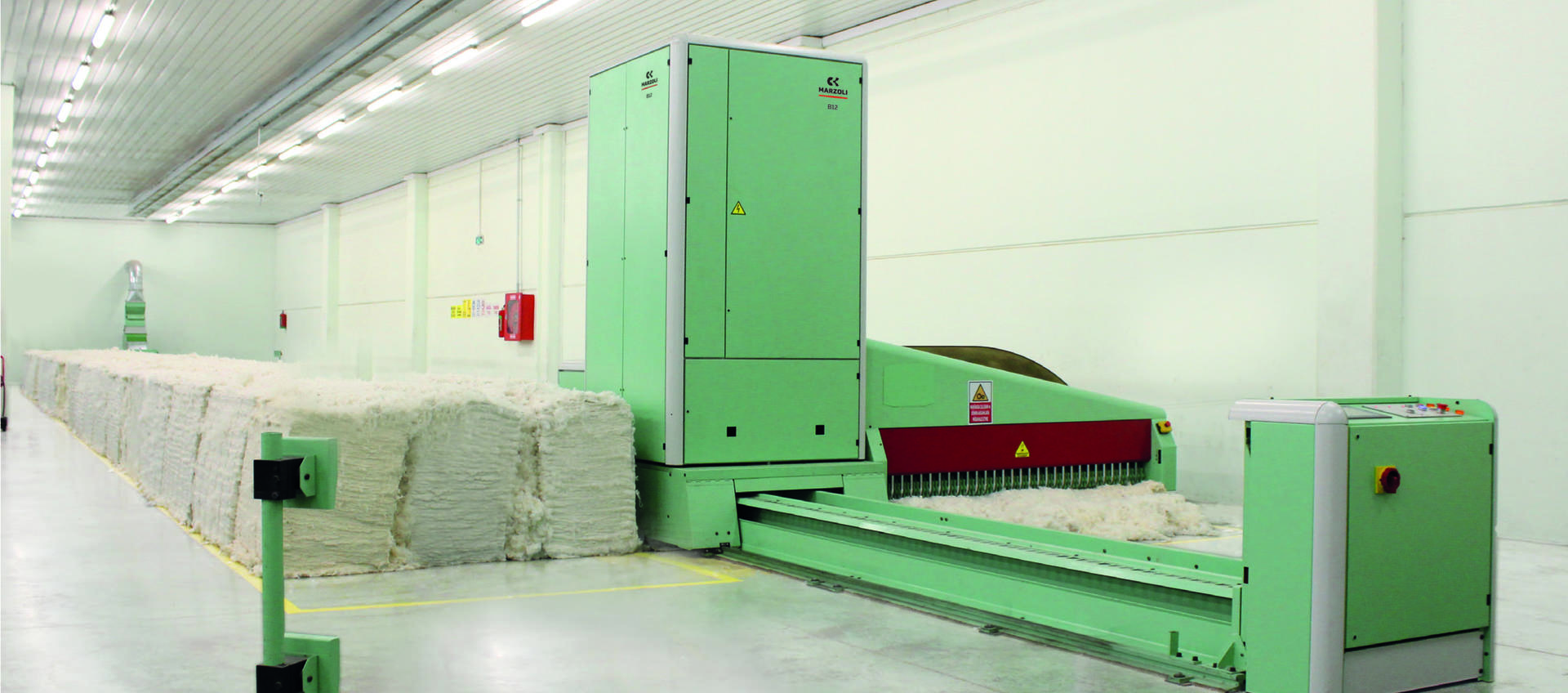 B12 automatic bale plucker for fiber blending