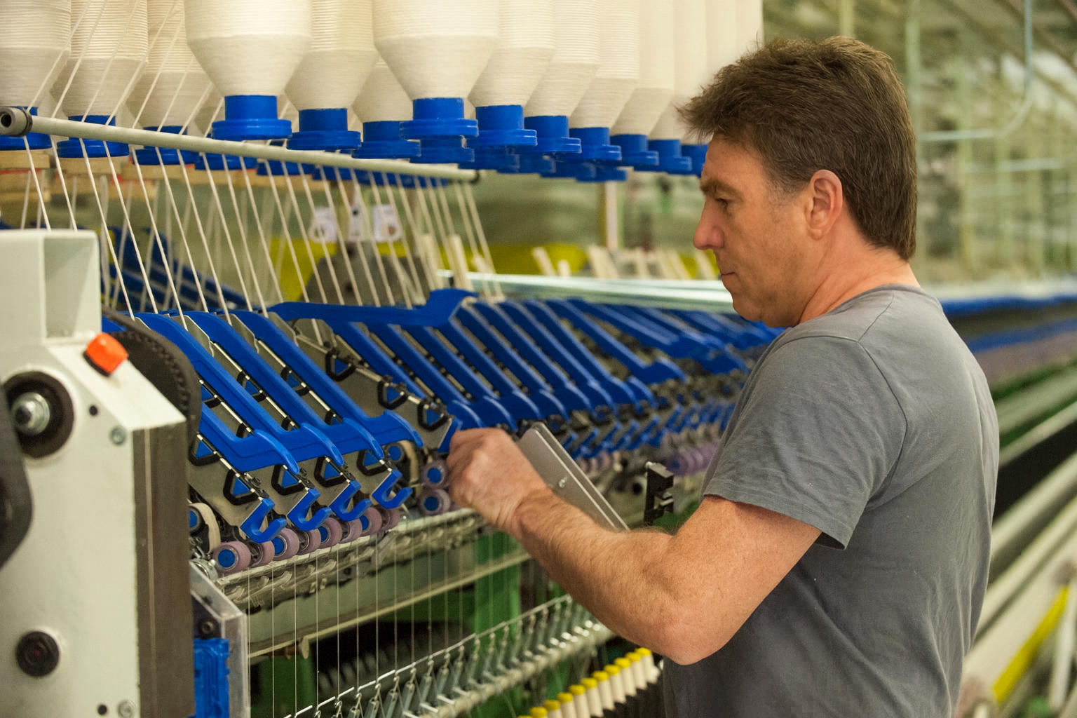 Technical service for spinning machinery